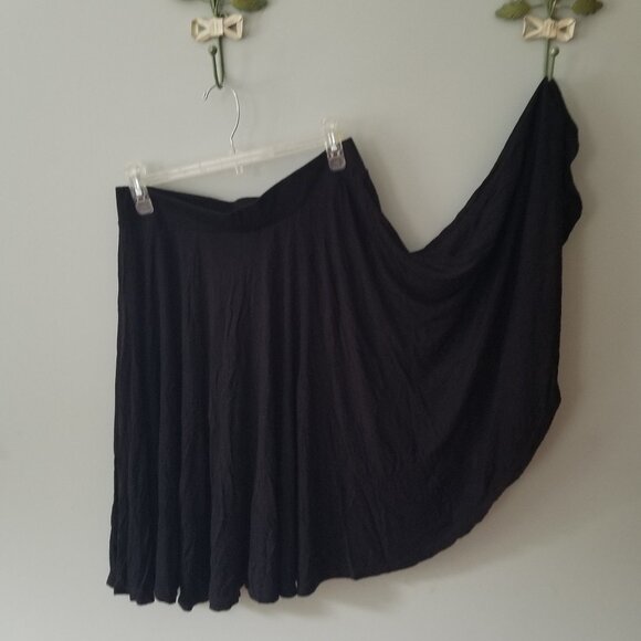 Comfortable Black Jersey H&M Skirt - Picture 2 of 5